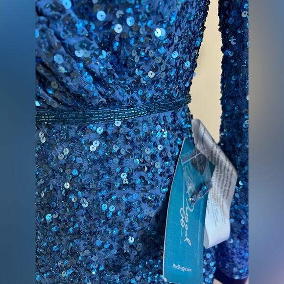 MAC DUGGAL PUFF SHOULDER SEQUINED SURPLICE GOWN - Picture 9 of 9